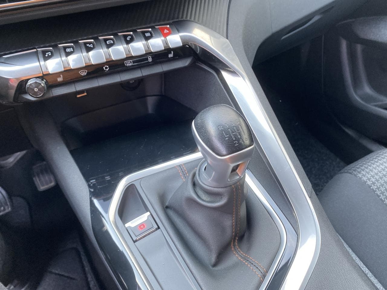 2019 Peugeot 3008 - 25