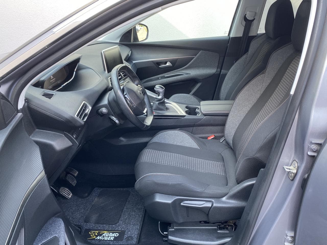 2019 Peugeot 3008 - 14