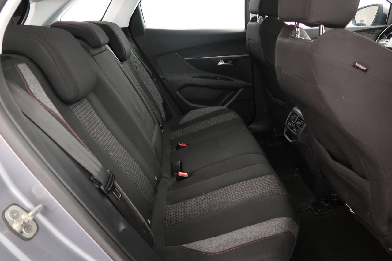 2017 Peugeot 3008 - 29