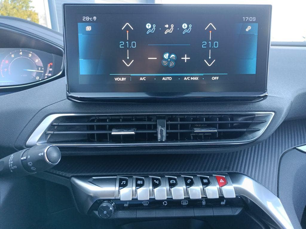2021 Peugeot 3008 - 16