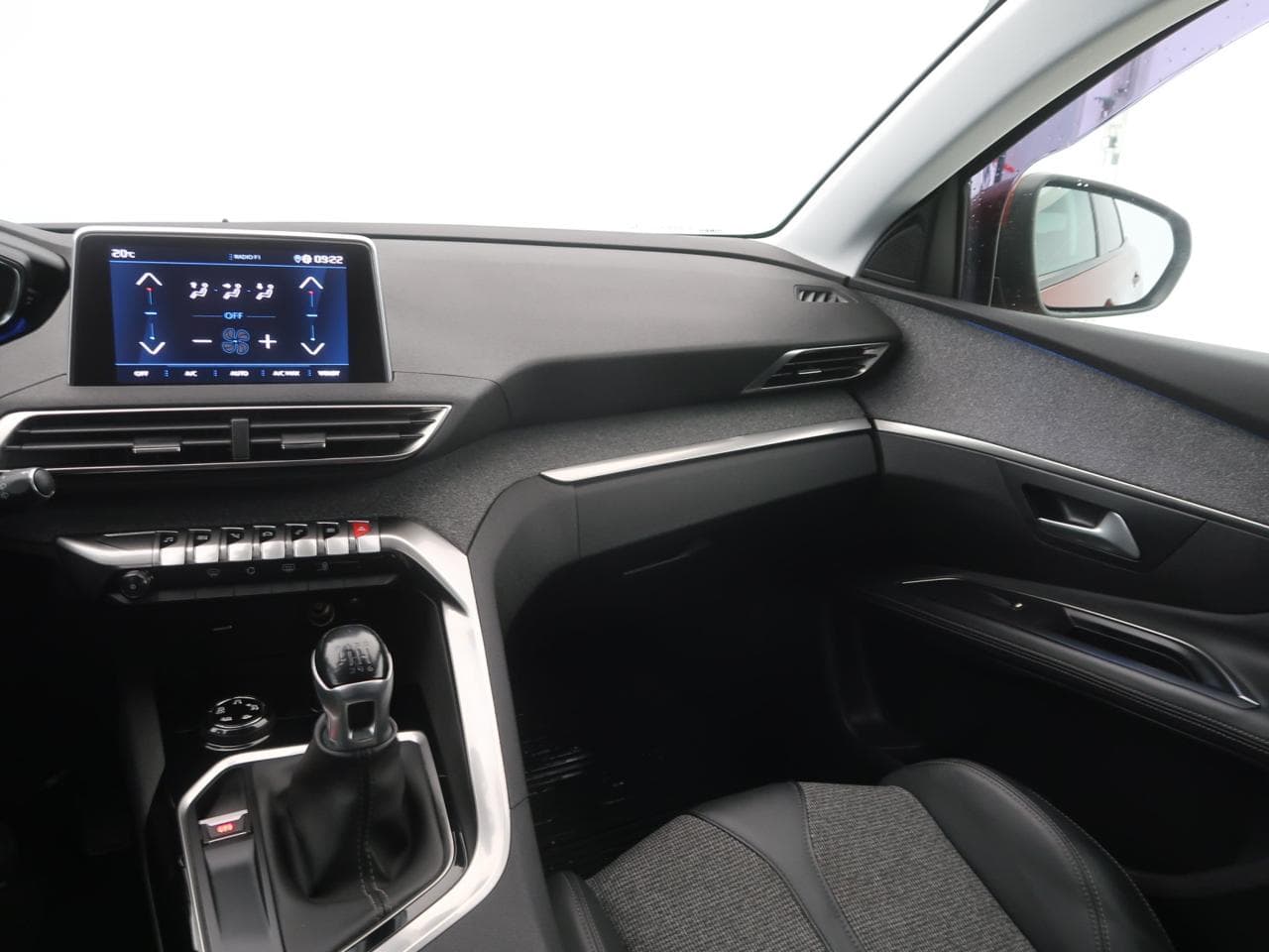 2019 Peugeot 3008 - 11