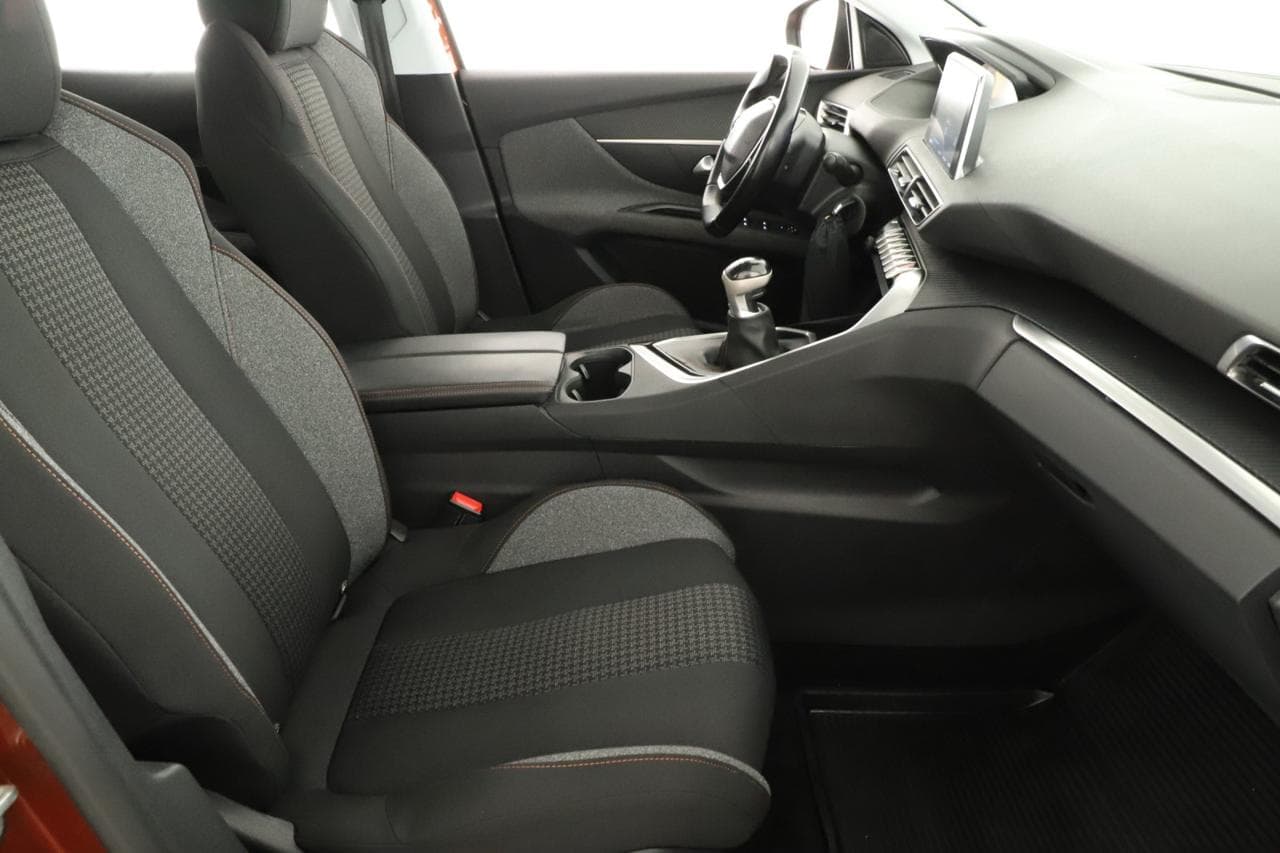 2019 Peugeot 3008 - 11