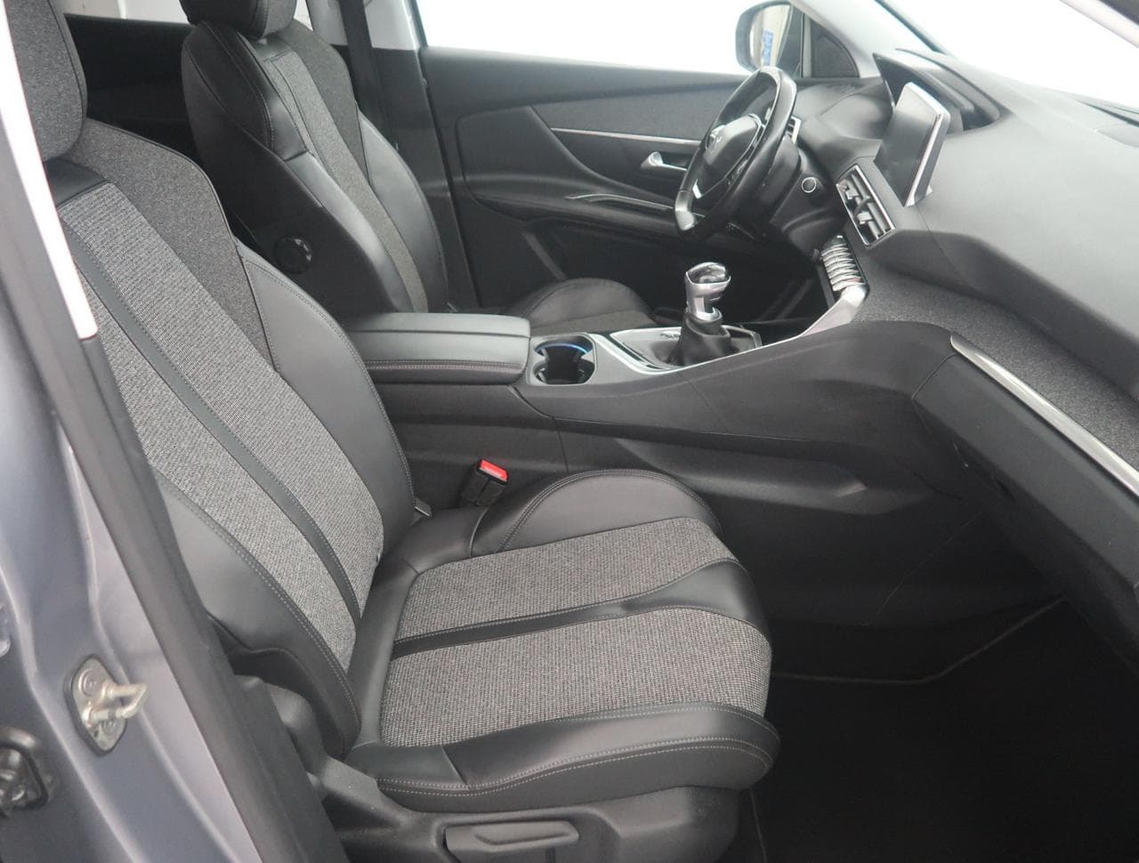 2018 Peugeot 3008 - 24