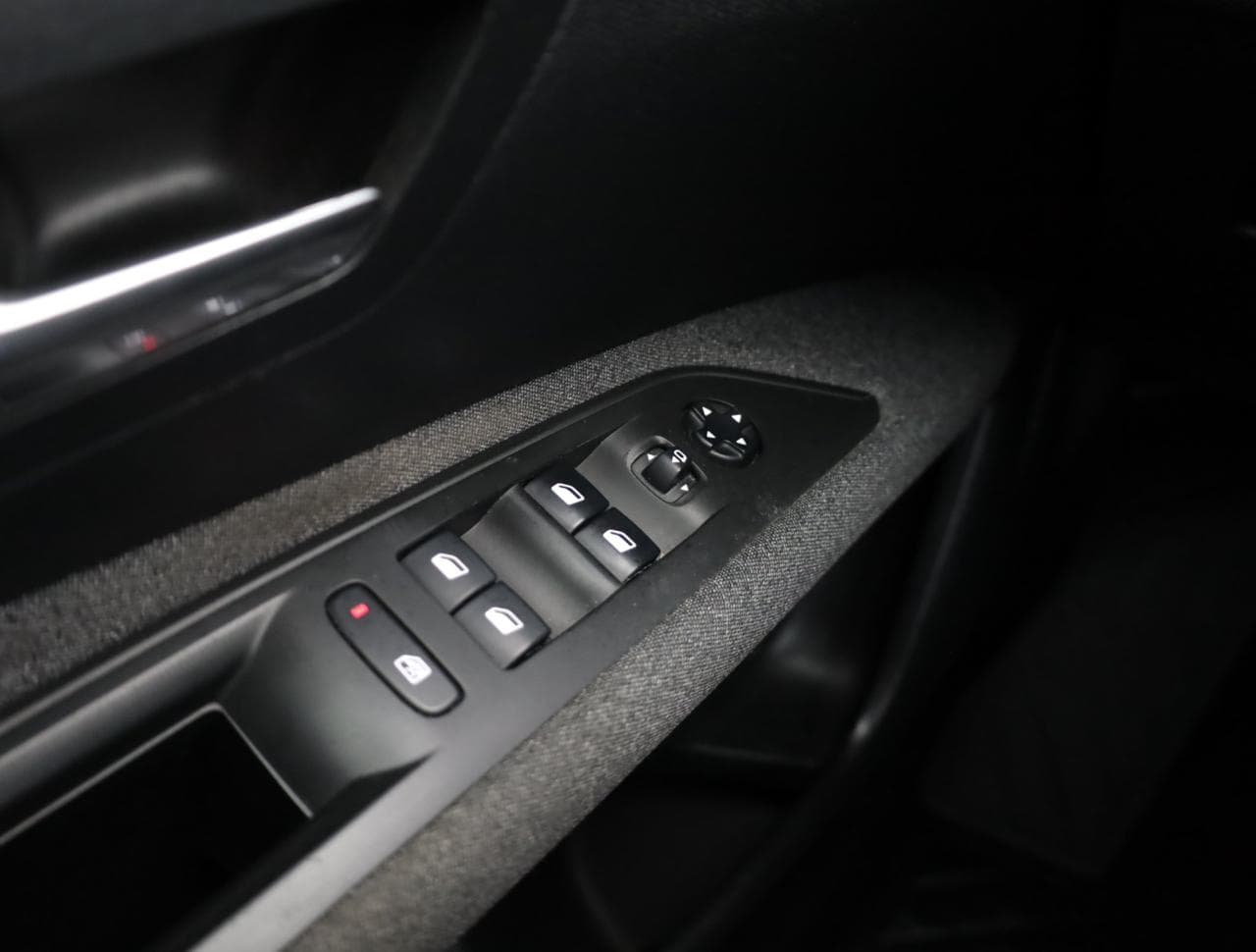 2017 Peugeot 3008 - 33
