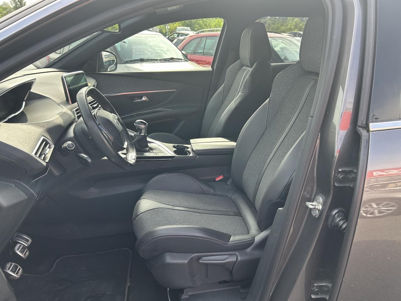 2018 Peugeot 3008 - 9