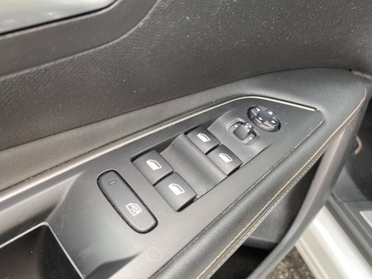 2019 Peugeot 3008 - 13