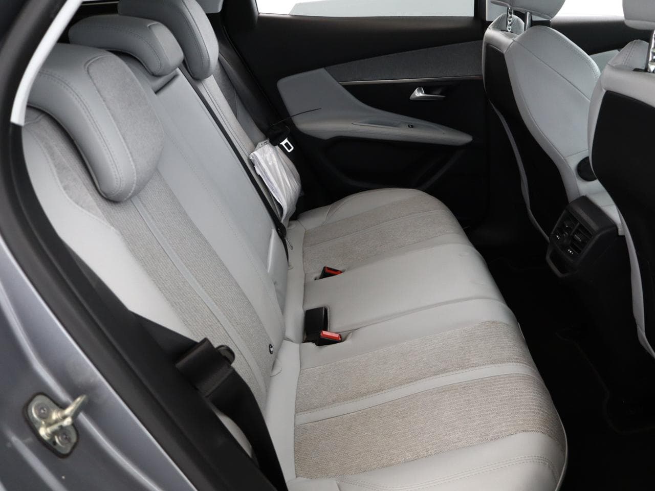 2017 Peugeot 3008 - 11