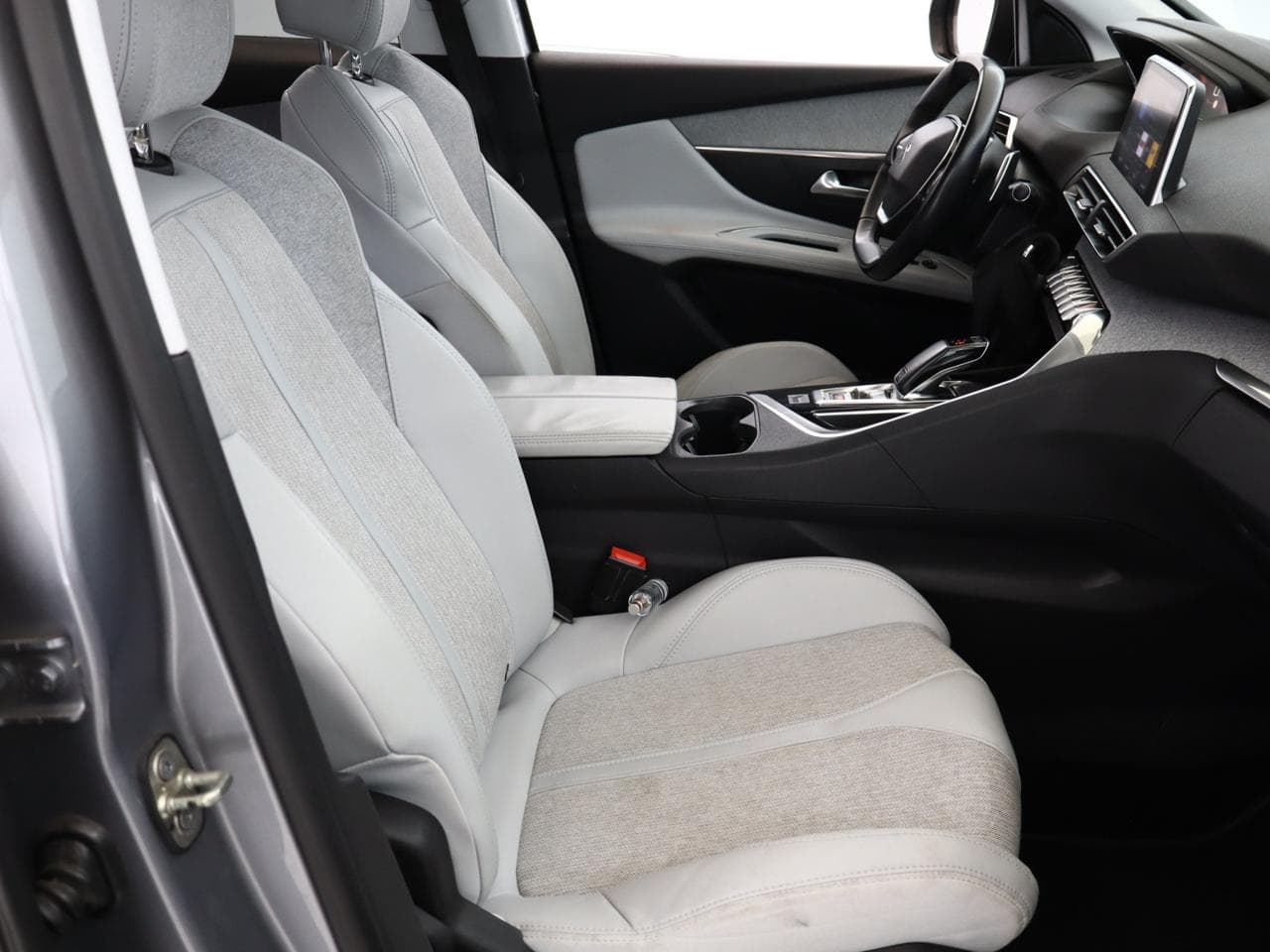 2017 Peugeot 3008 - 10