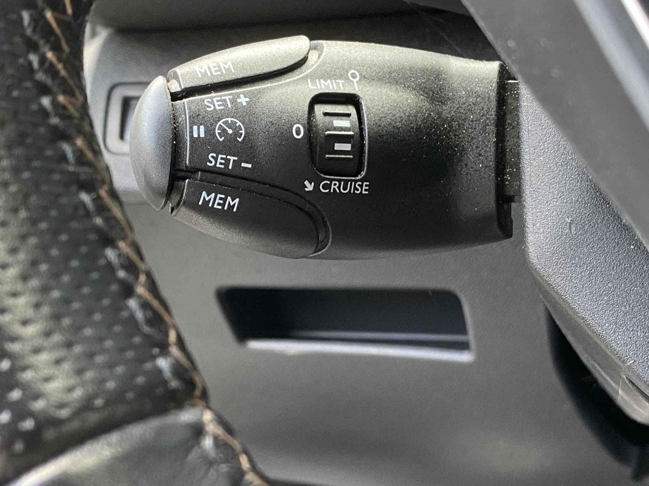 2018 Peugeot 3008 - 13