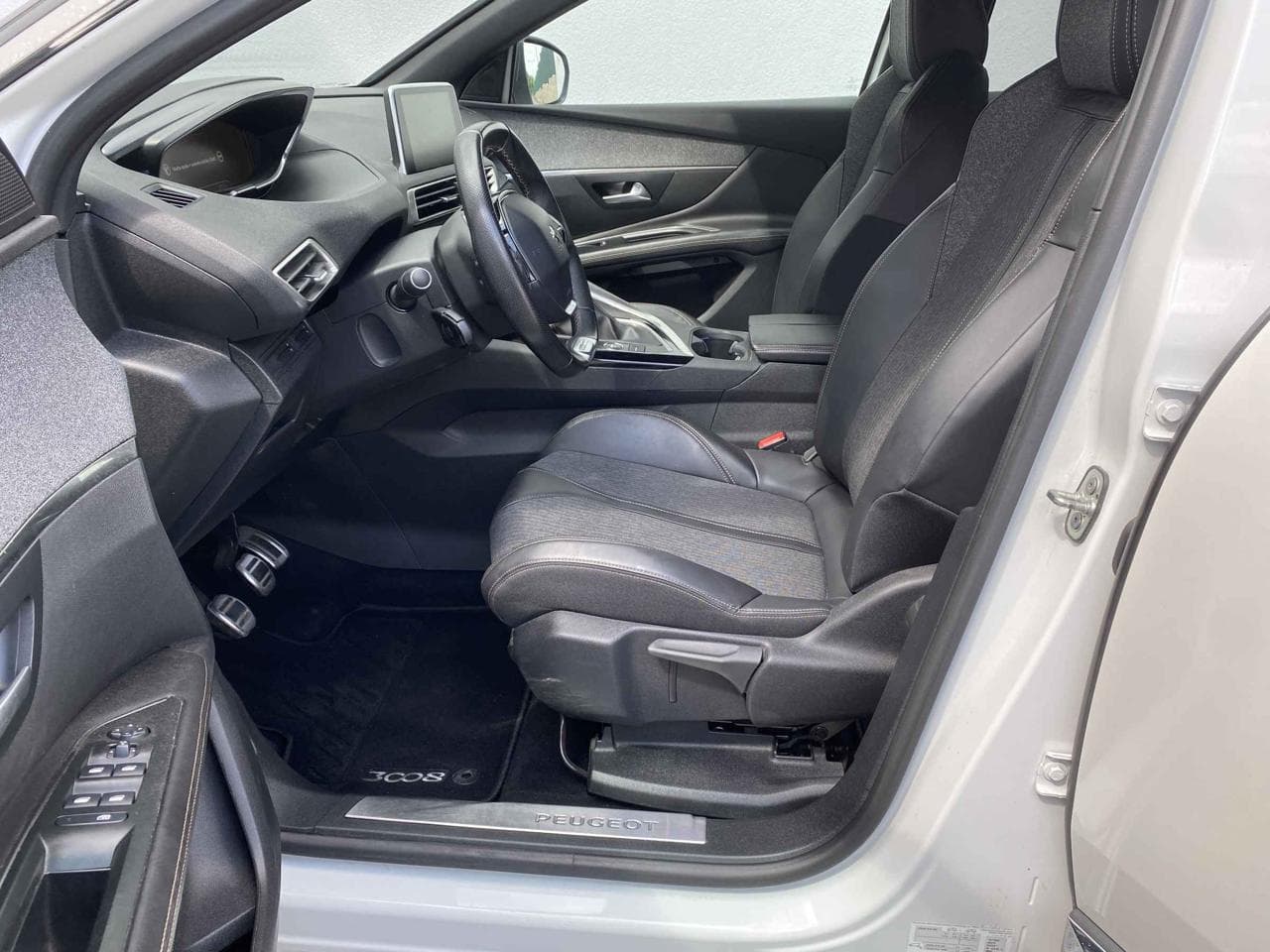 2018 Peugeot 3008 - 9