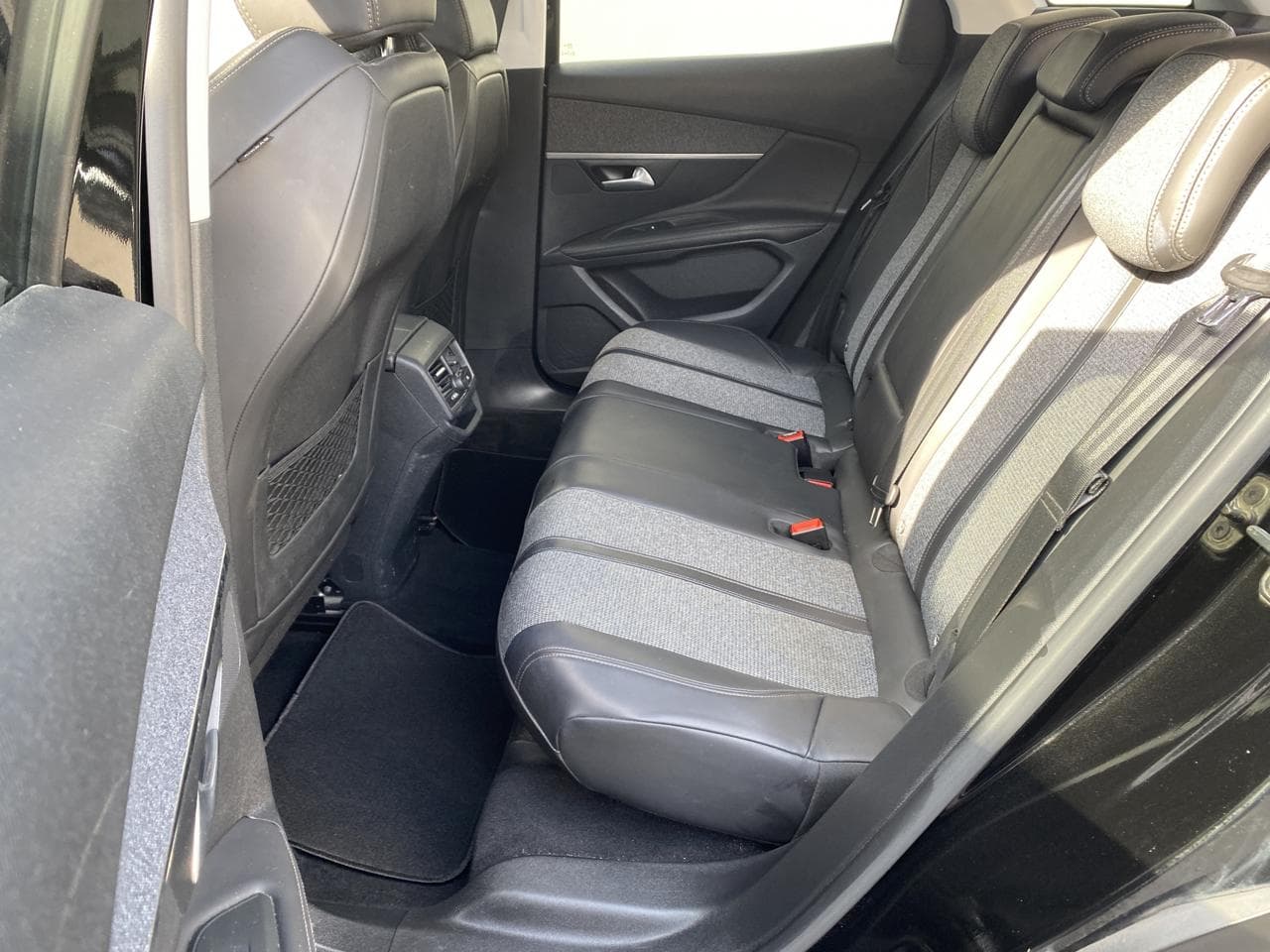 2018 Peugeot 3008 - 10
