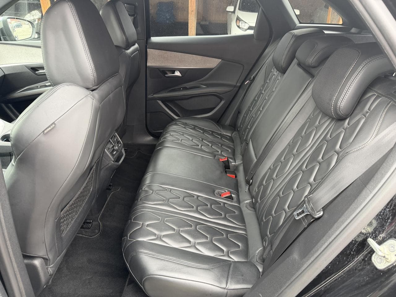 2018 Peugeot 3008 - 10