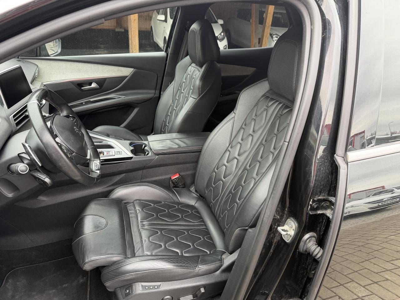 2018 Peugeot 3008 - 9