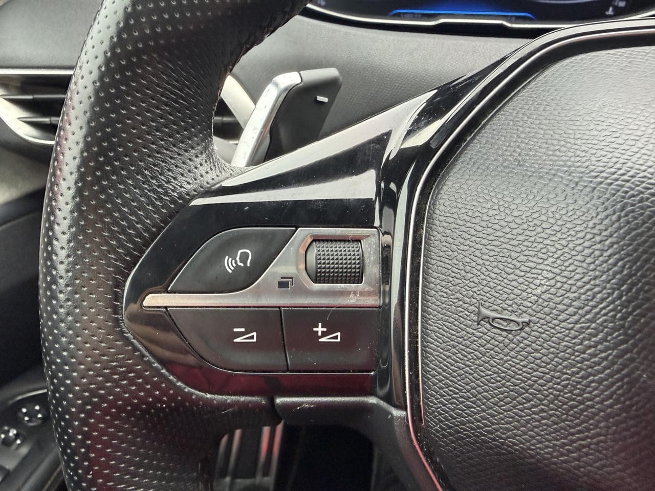 2018 Peugeot 3008 - 11