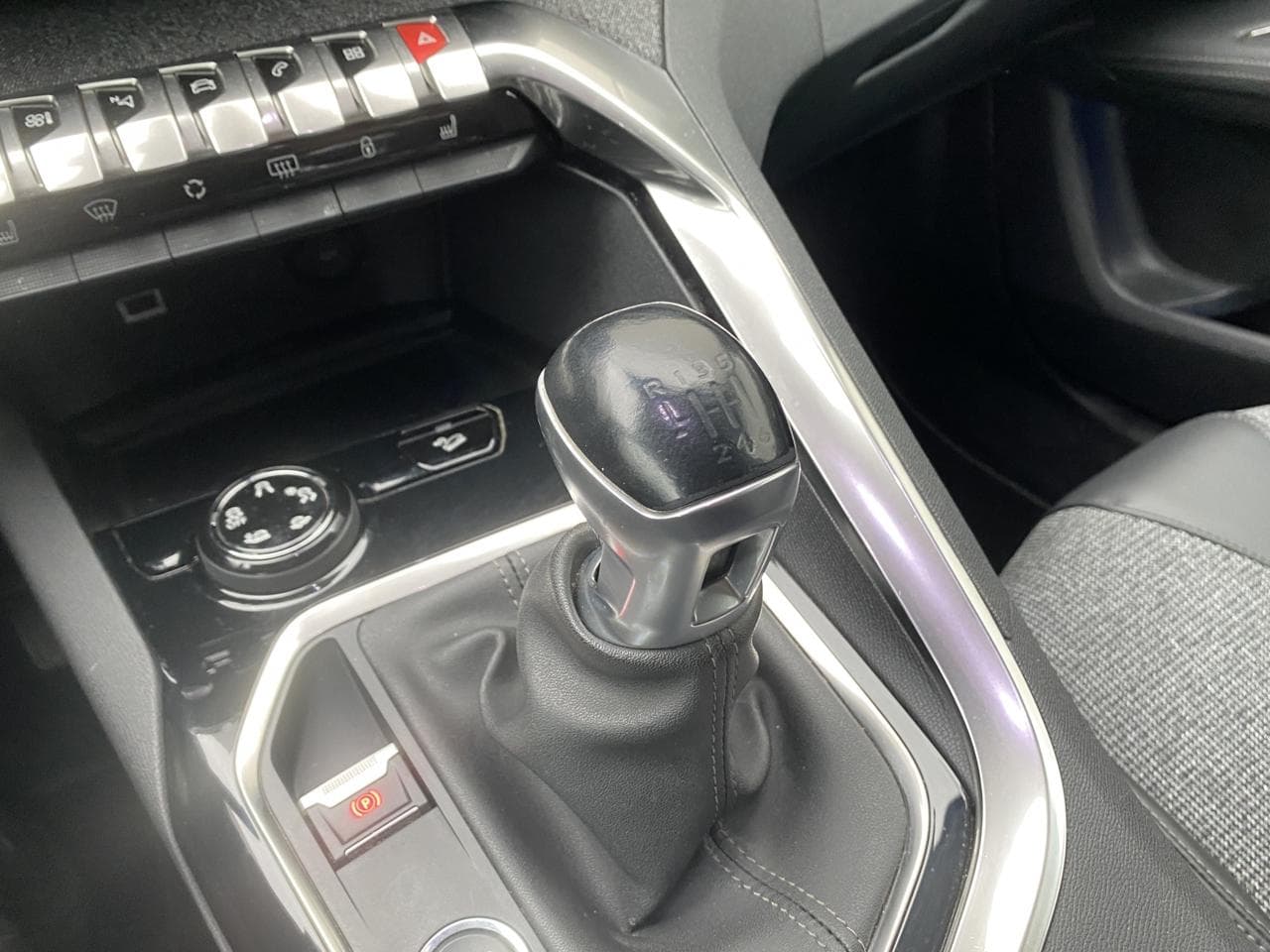 2019 Peugeot 3008 - 14