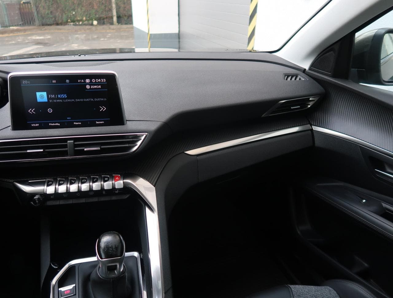 2020 Peugeot 3008 - 11