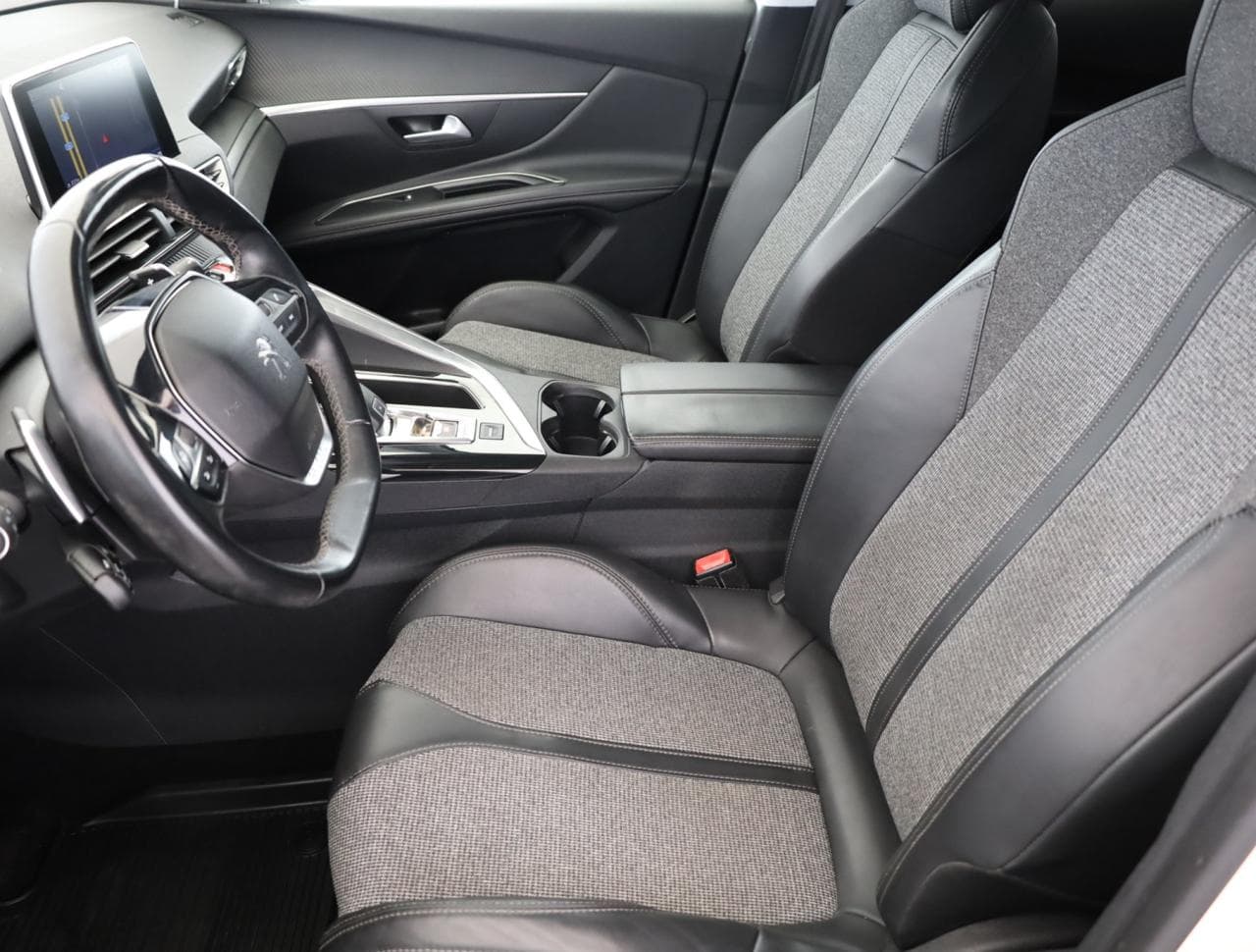2017 Peugeot 3008 - 13