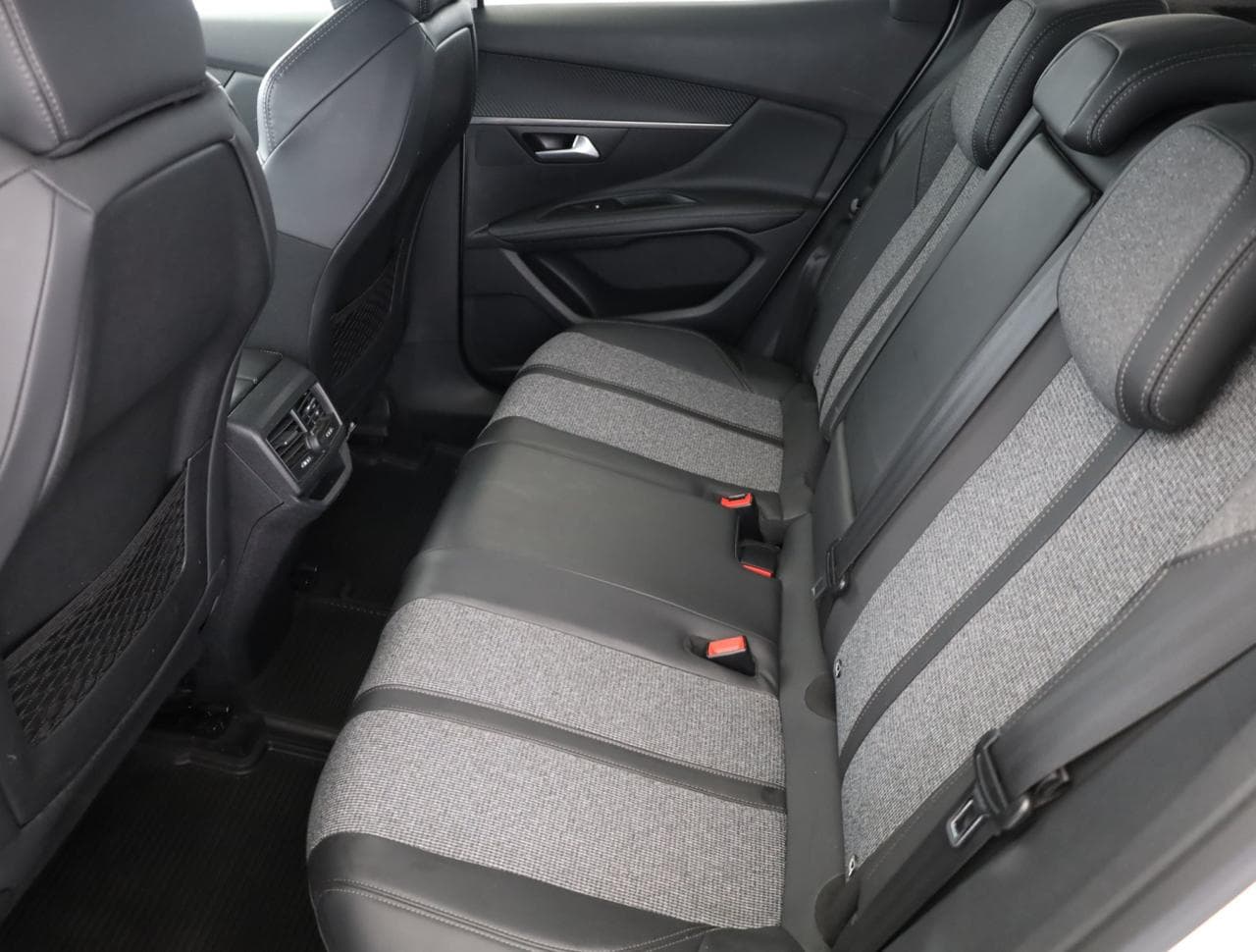 2017 Peugeot 3008 - 12