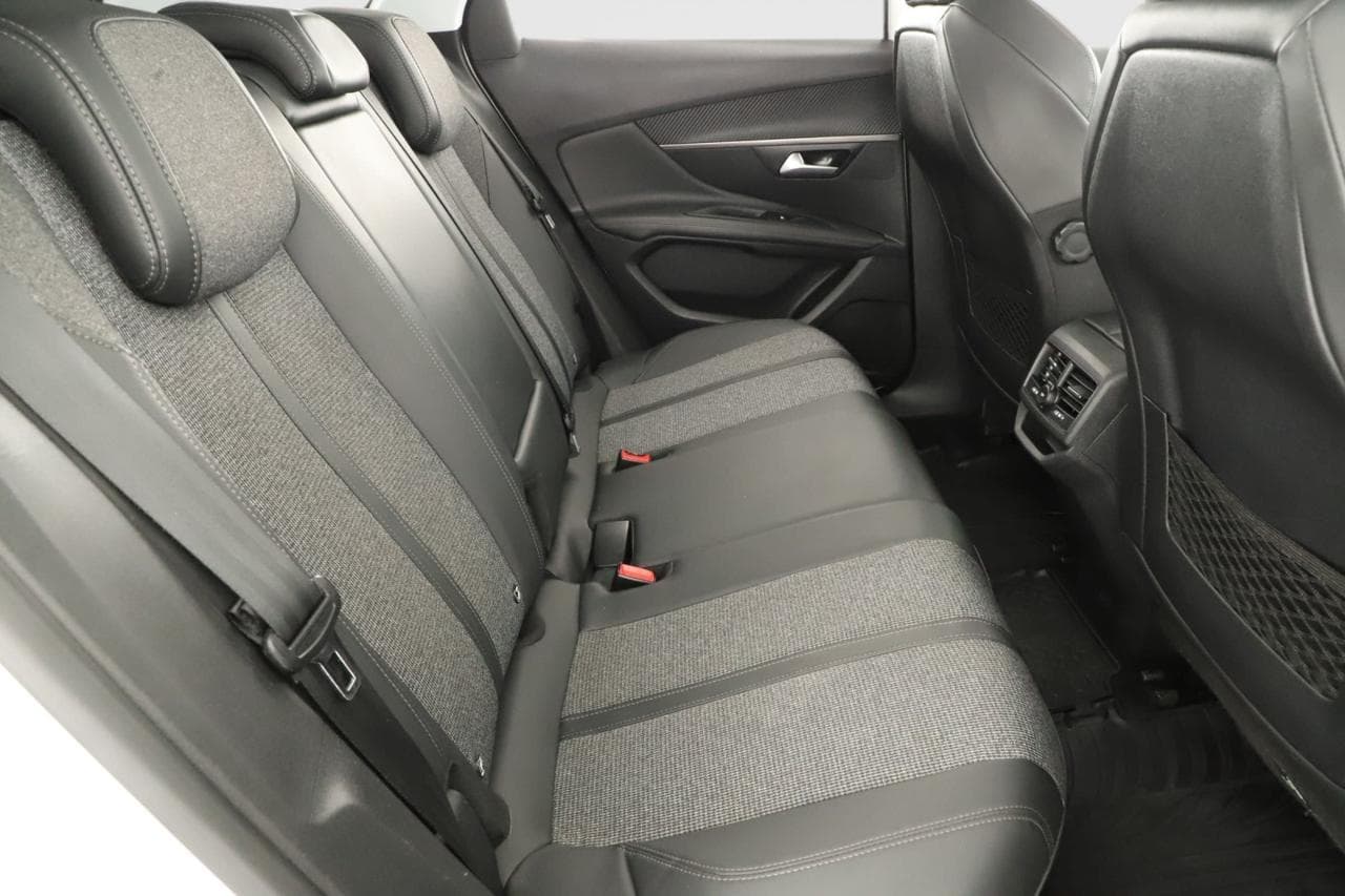 2020 Peugeot 3008 - 11