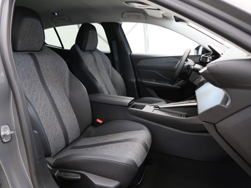 Peugeot 408 - 17