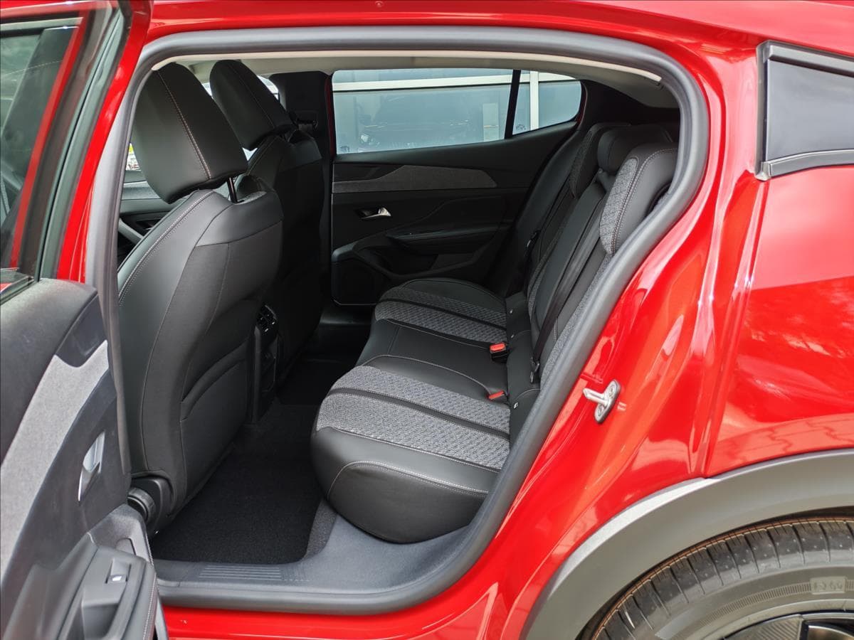 2026 Peugeot 408 - 17