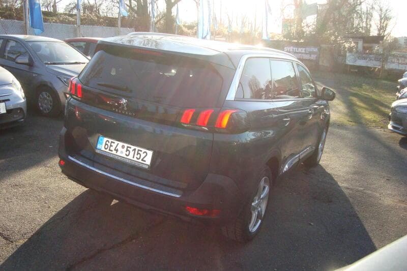2020 Peugeot 5008 - 7