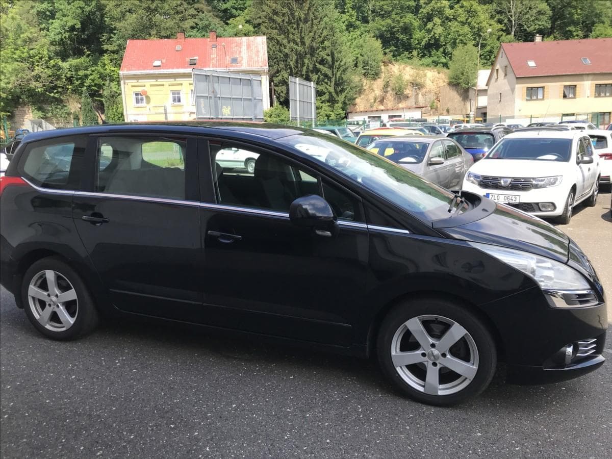 2010 Peugeot 5008 - 5