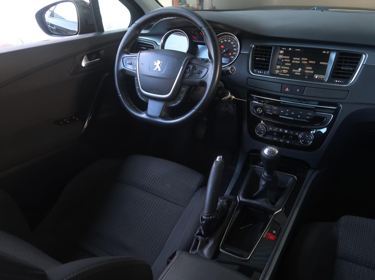 2015 Peugeot 508 - 17