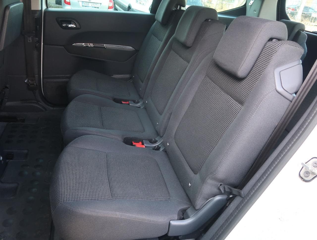 2014 Peugeot 5008 - 15