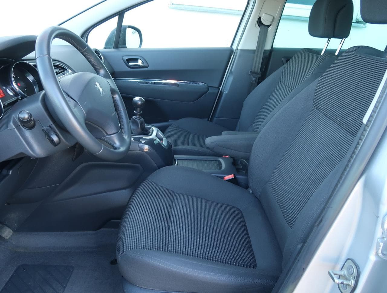 2013 Peugeot 5008 - 16