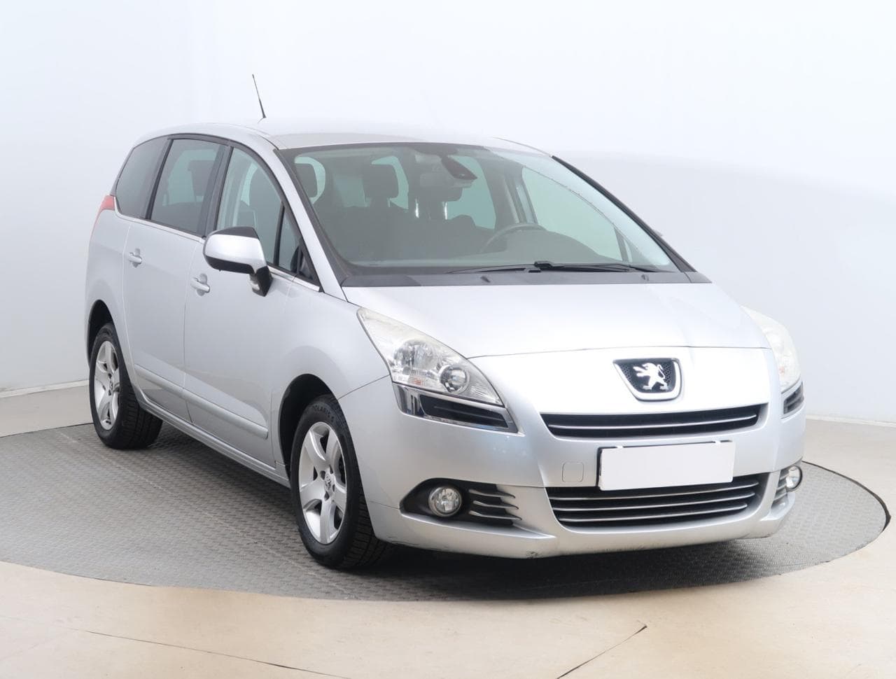Peugeot 5008 1.6 HDi 84kW MPV