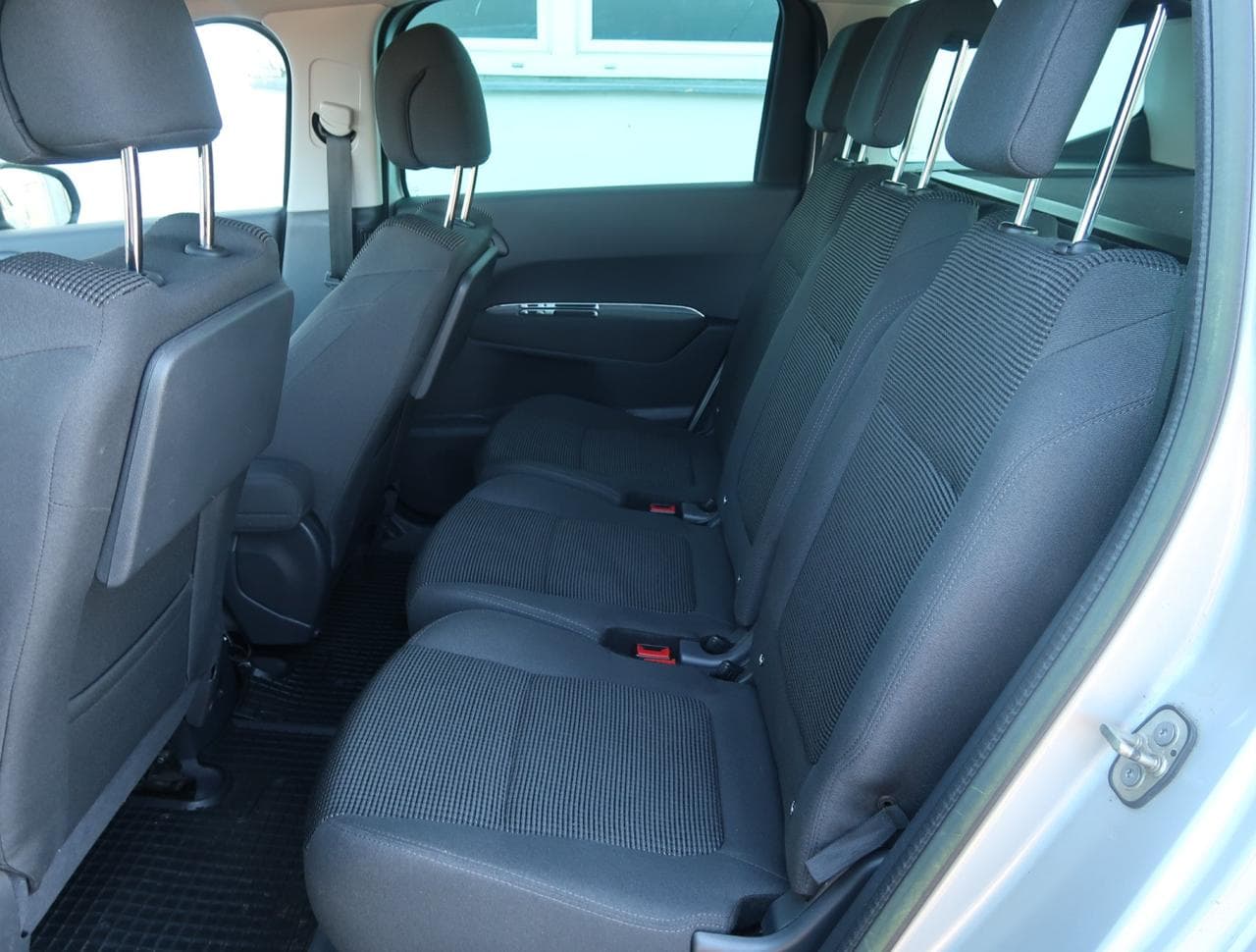 2013 Peugeot 5008 - 15