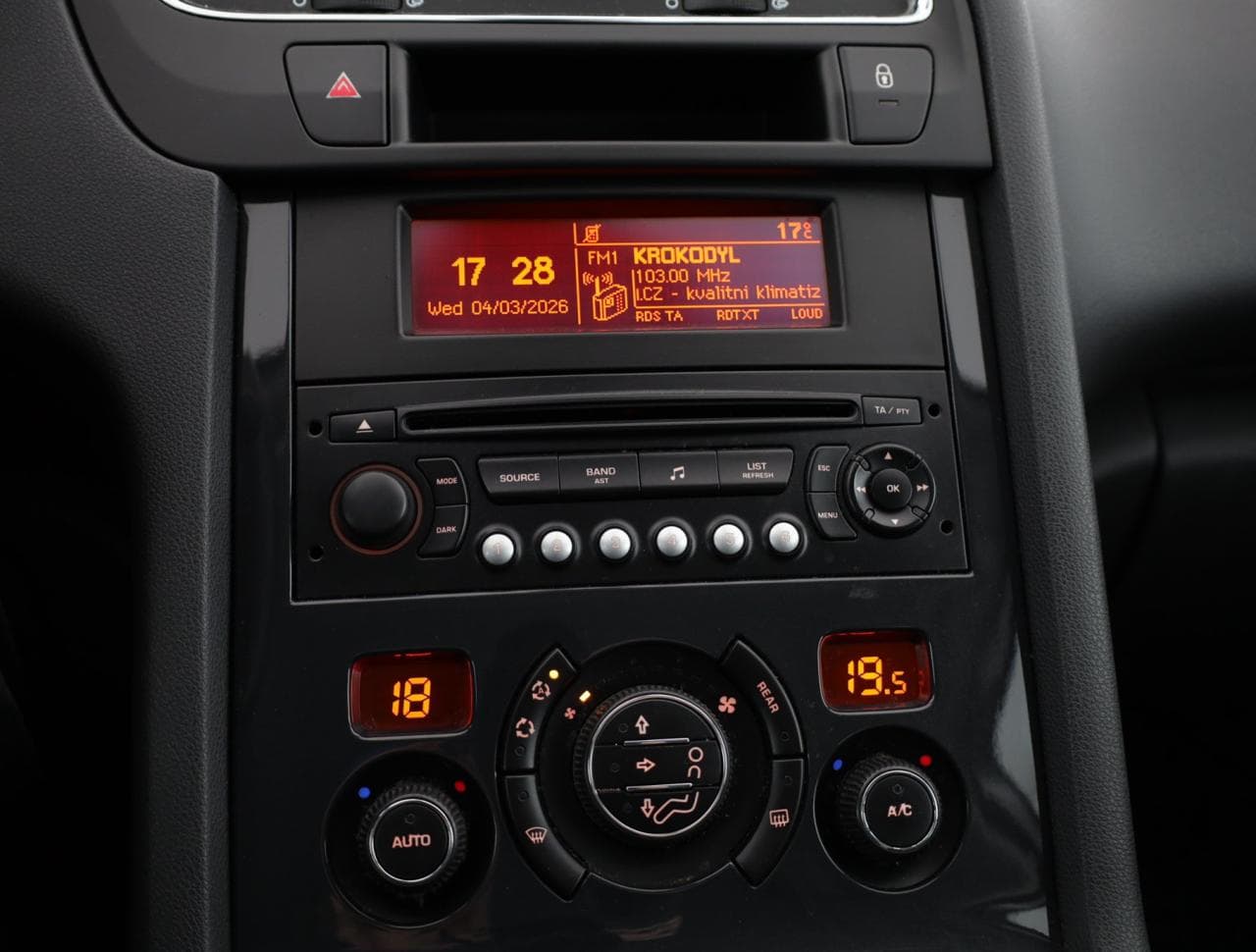 2011 Peugeot 5008 - 15