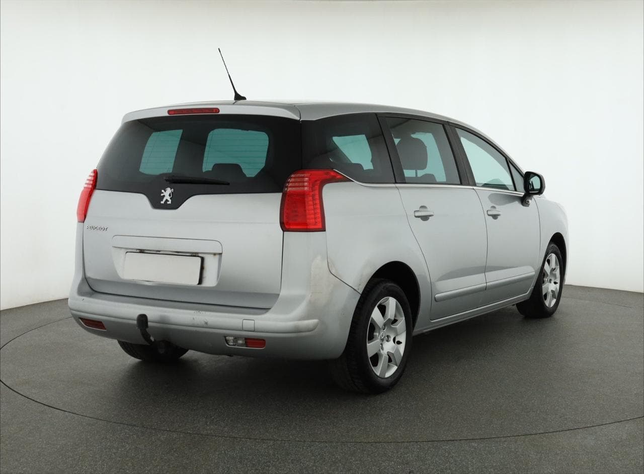 2011 Peugeot 5008 - 7