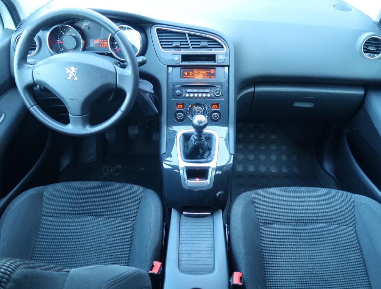 2014 Peugeot 5008 - 10