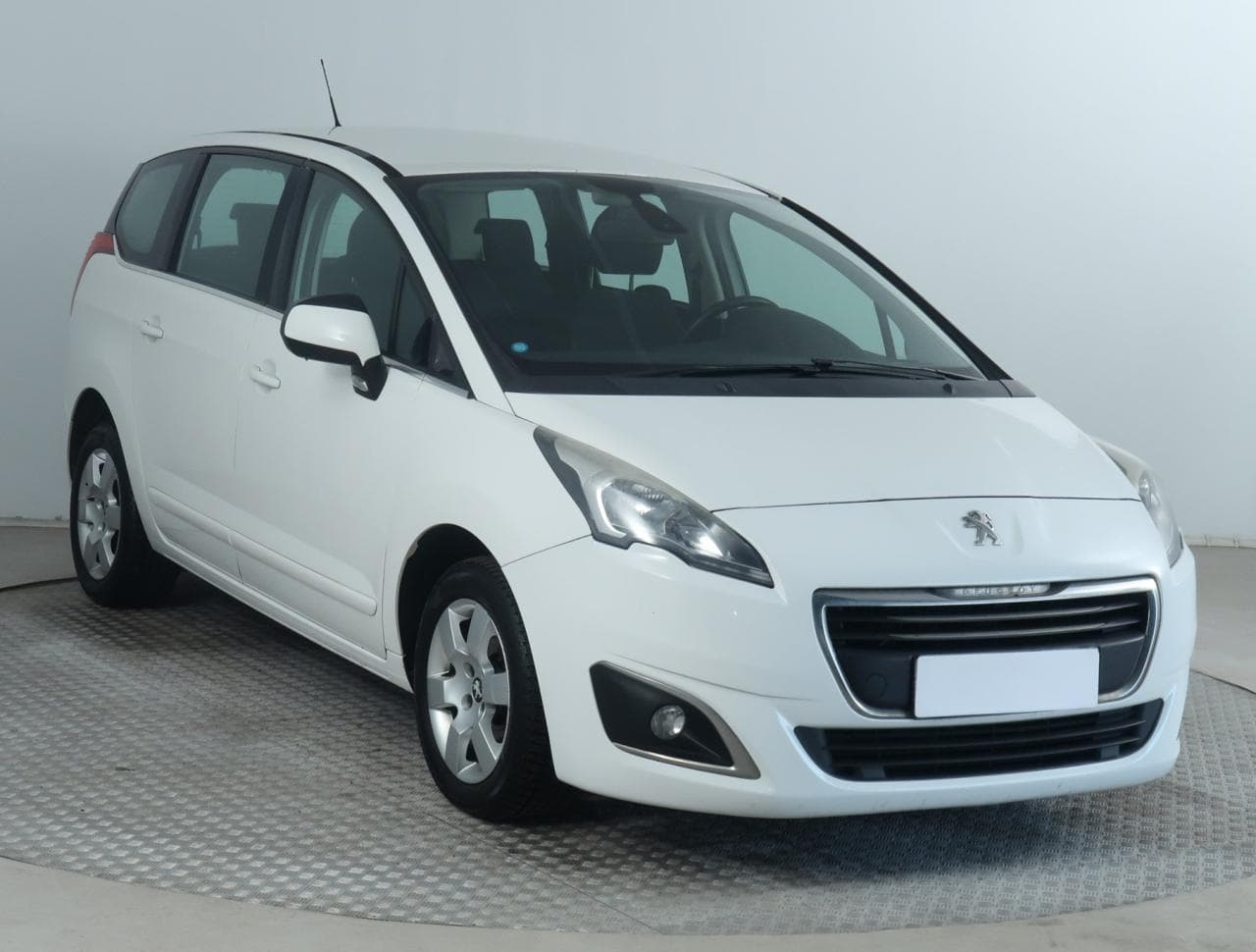 Peugeot 5008 1.6 HDi 84kW MPV