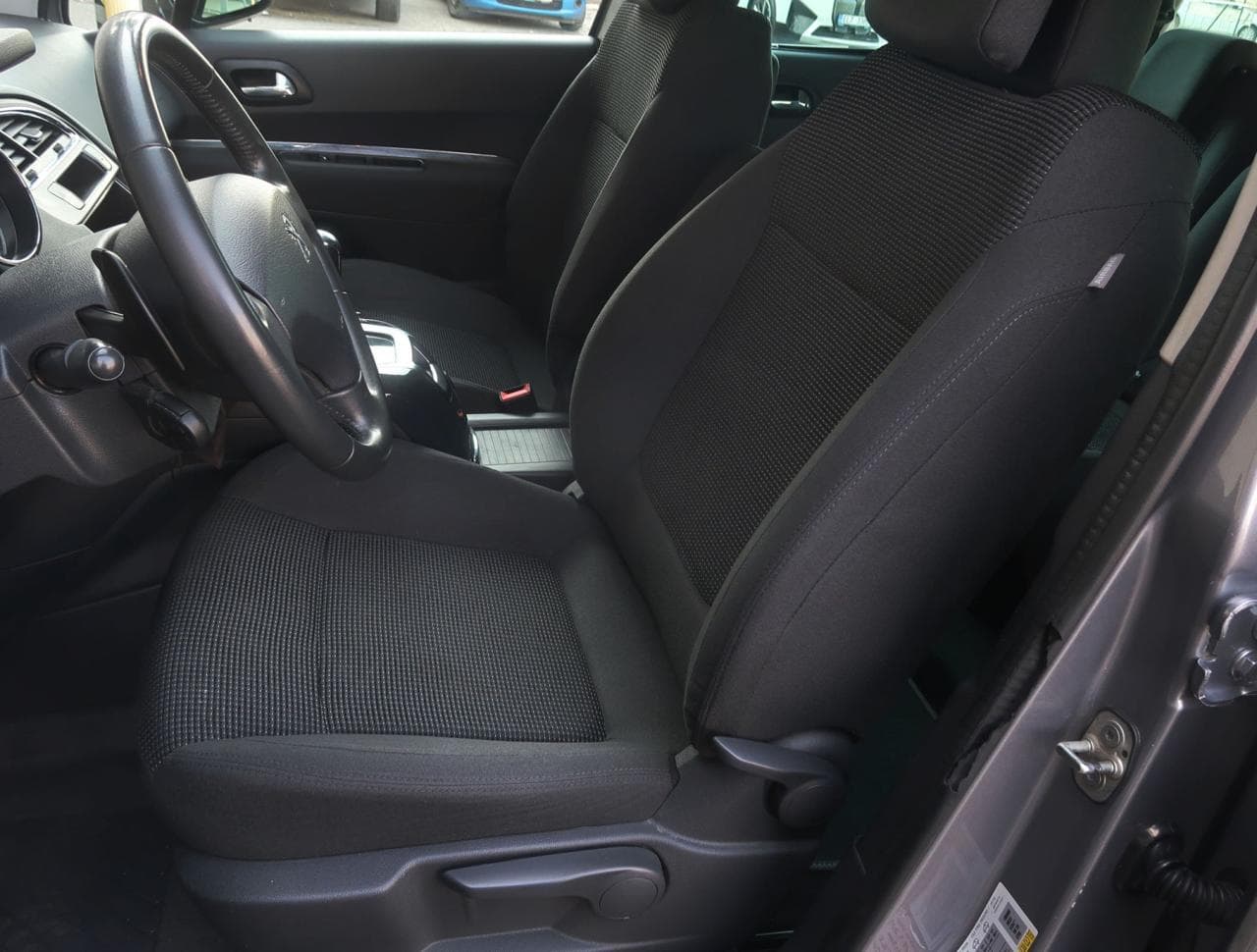 2013 Peugeot 5008 - 16