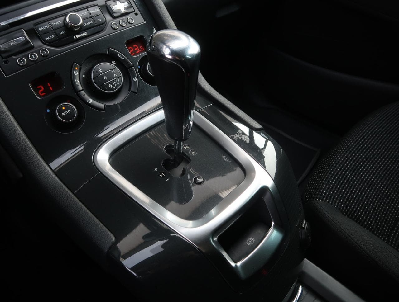 2013 Peugeot 5008 - 19