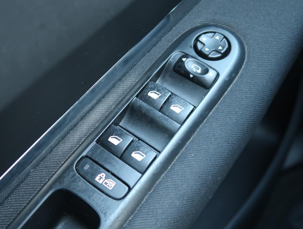 2011 Peugeot 5008 - 19