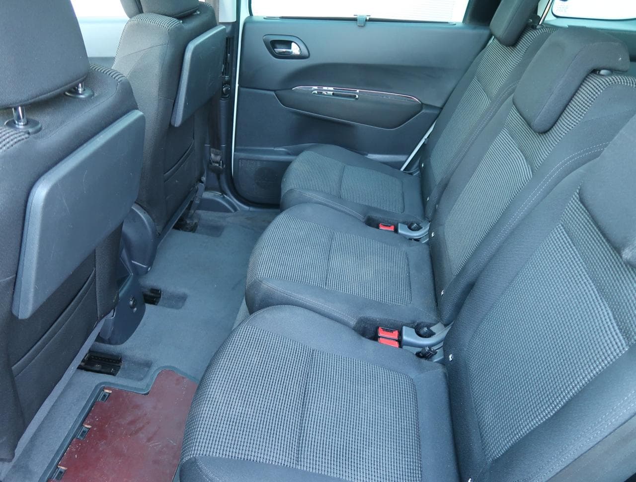 2011 Peugeot 5008 - 15