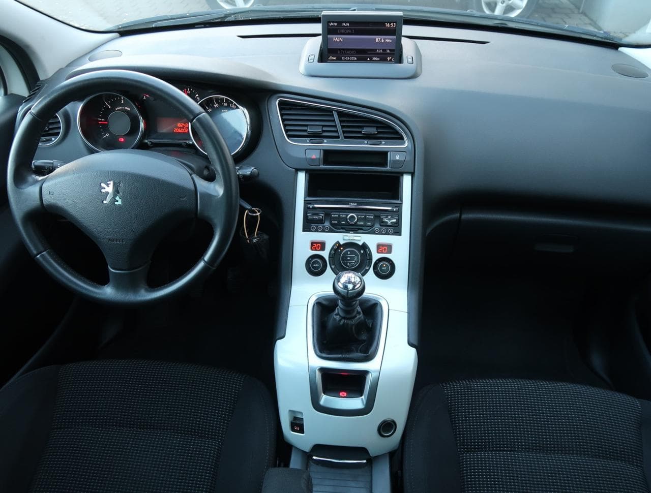 2011 Peugeot 5008 - 10