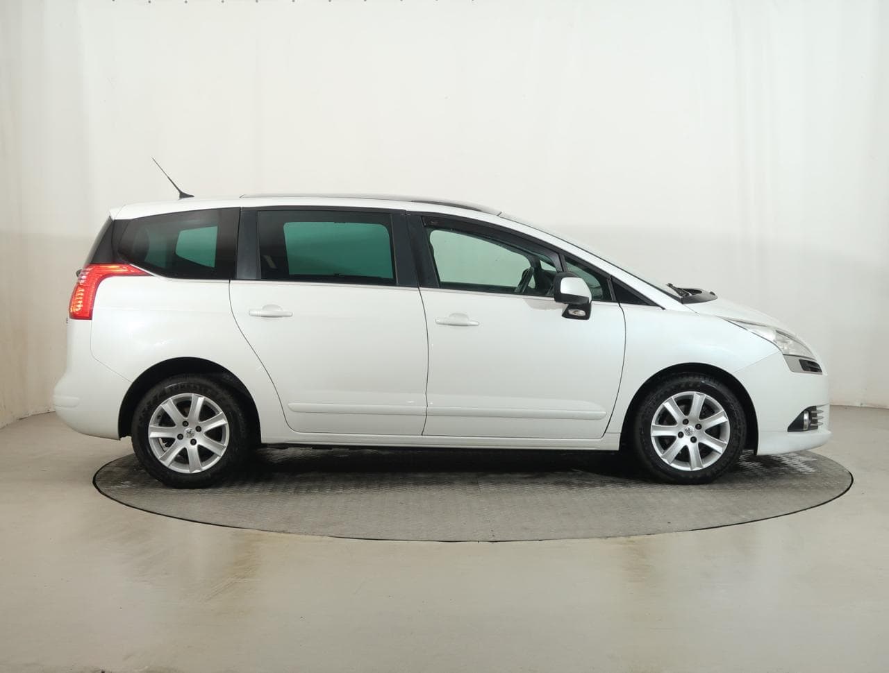 2011 Peugeot 5008 - 8