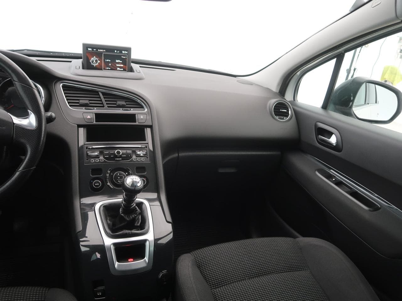2016 Peugeot 5008 - 11