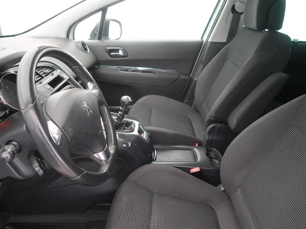 2016 Peugeot 5008 - 16