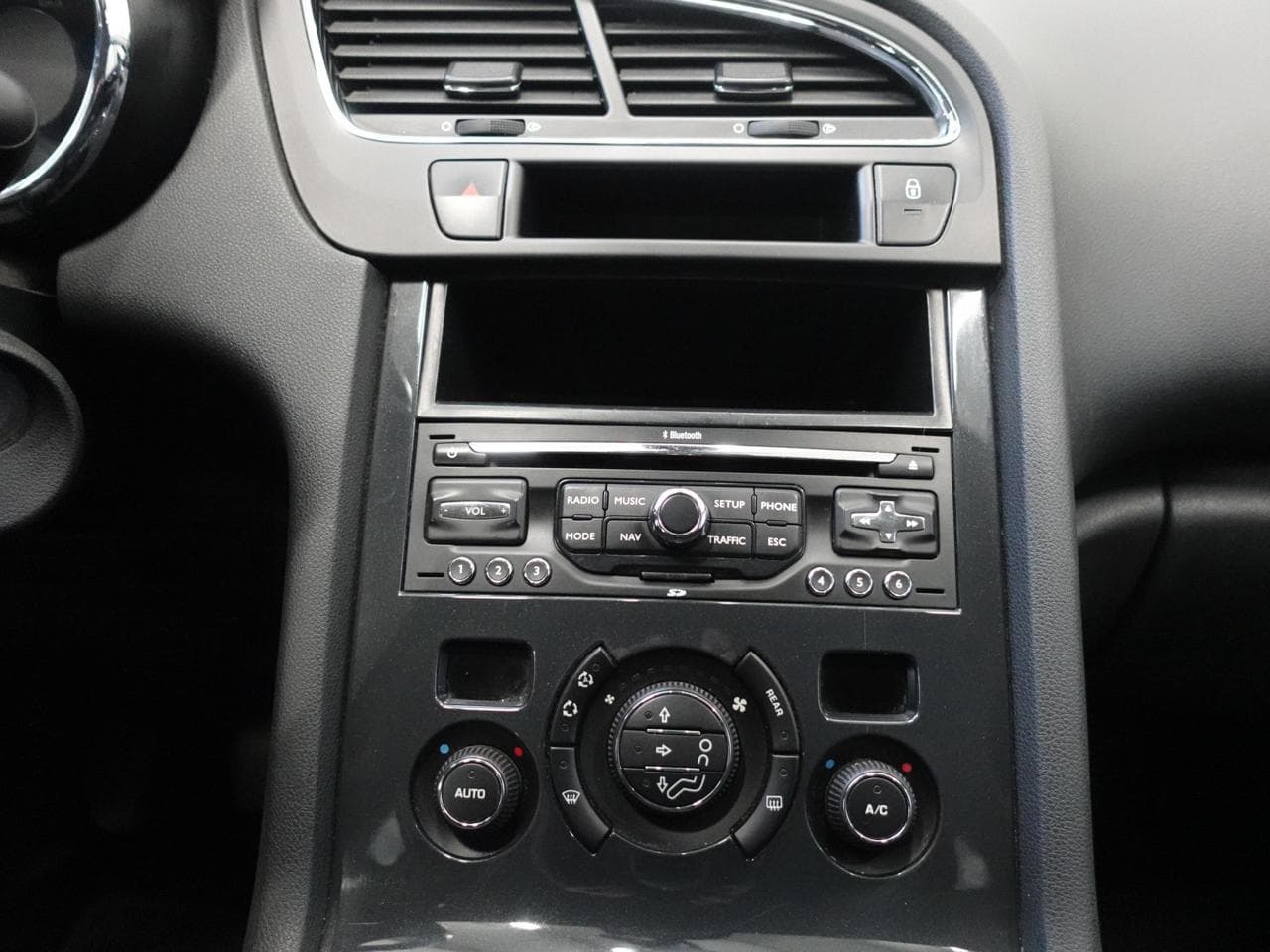 2012 Peugeot 5008 - 13