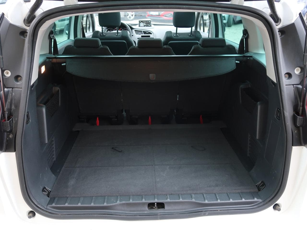 2014 Peugeot 5008 - 31