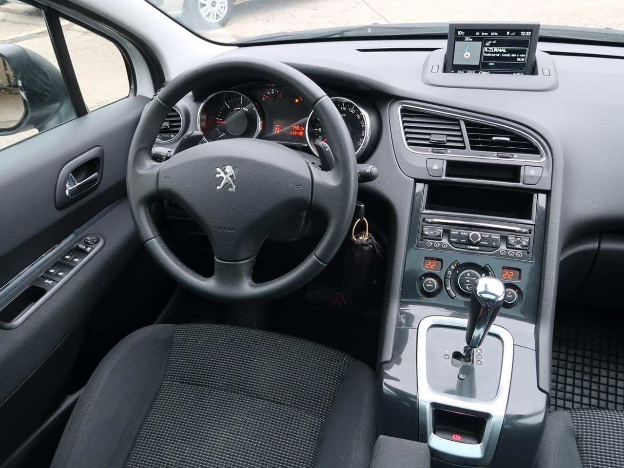 2014 Peugeot 5008 - 12