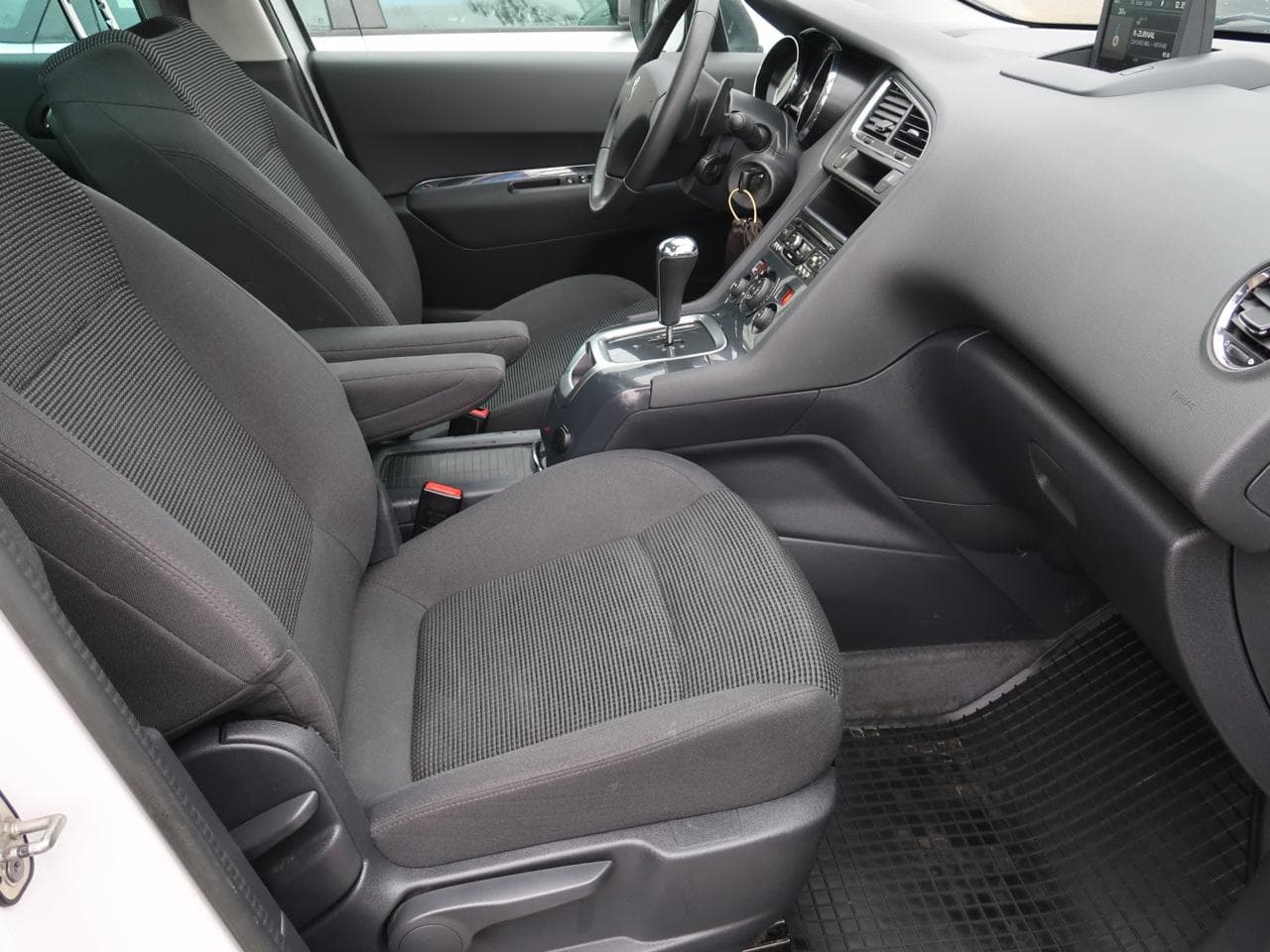2014 Peugeot 5008 - 17