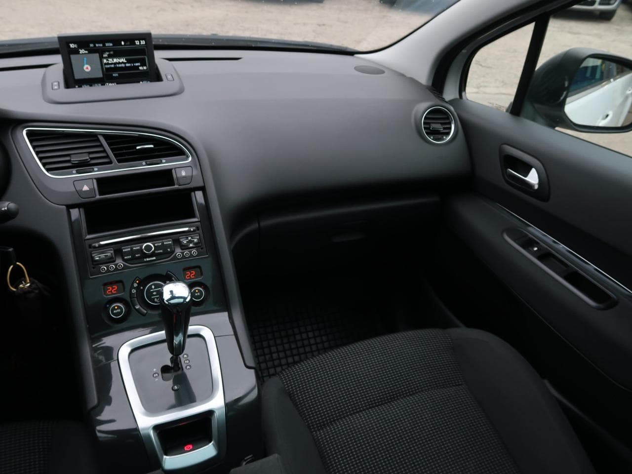 2014 Peugeot 5008 - 16