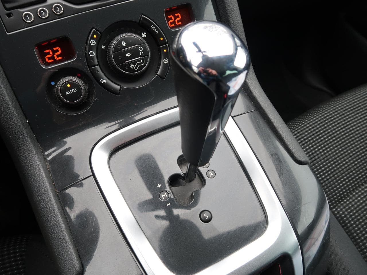 2014 Peugeot 5008 - 30